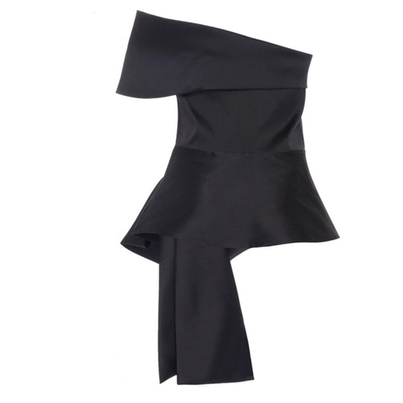 🎁 1 DAY MOVING SALE Silky Stretch Black One Shoulder Top - Picture 2 of 3